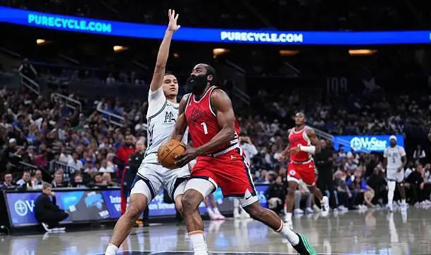 洛杉矶快船队詹姆斯哈登高效表现助球队获胜 关键战贡献全面数据