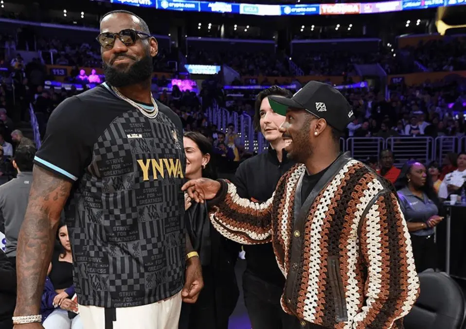 中国男篮新星张镇麟正式签约NBA球队灰熊