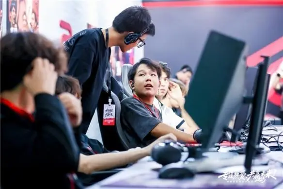 高校电竞社团发展面临资源不足与专业人才短缺问题