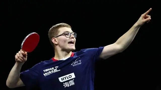 法国乒乓球新星勒布伦兄弟亮相巴黎奥运会 东道主选手表现引关注